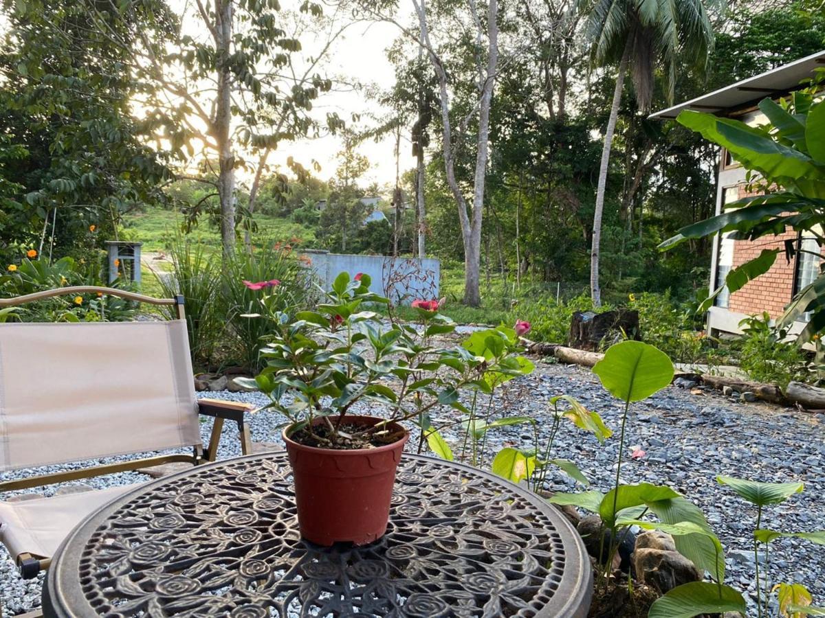Kebun Lisdtari Farmstay Air Hangat Buitenkant foto